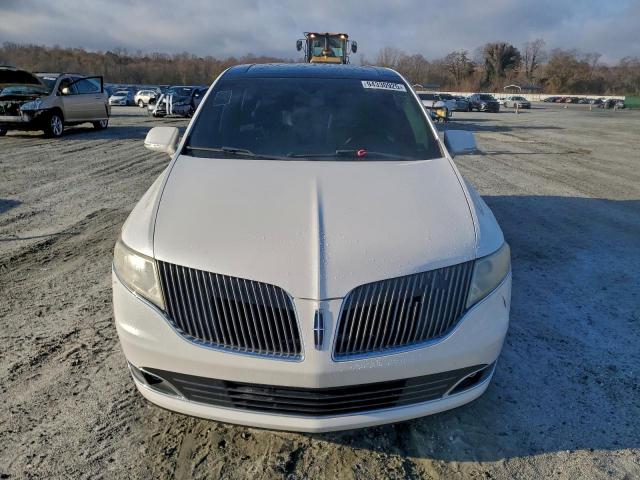 Lincoln MKT Image 7
