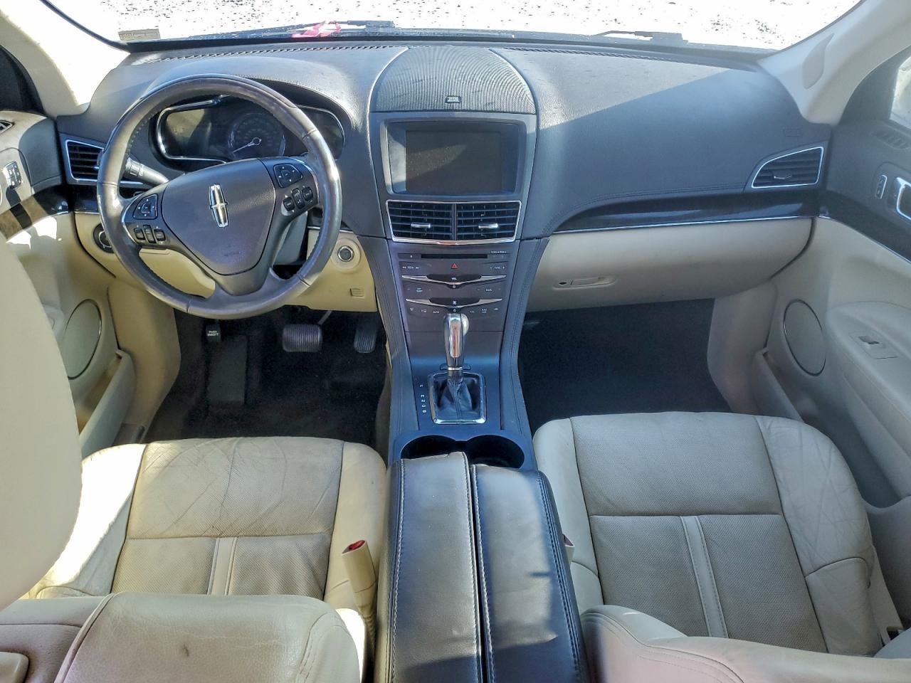 Lincoln MKT Image 4