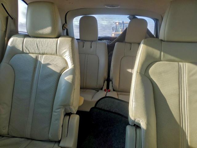 Lincoln MKT Image 9