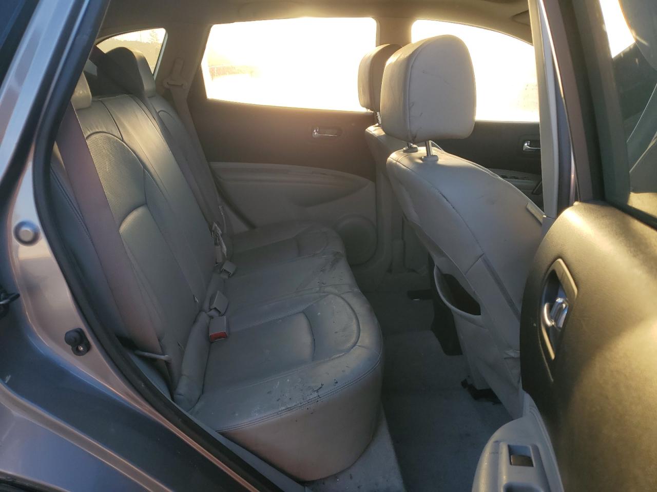 Nissan Rogue S Image 7