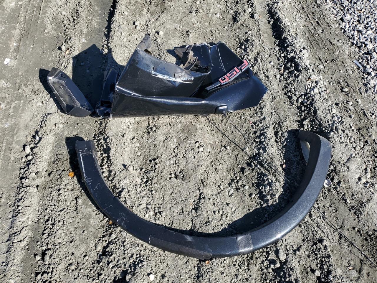 Ford F-150 Supercrew Image 13