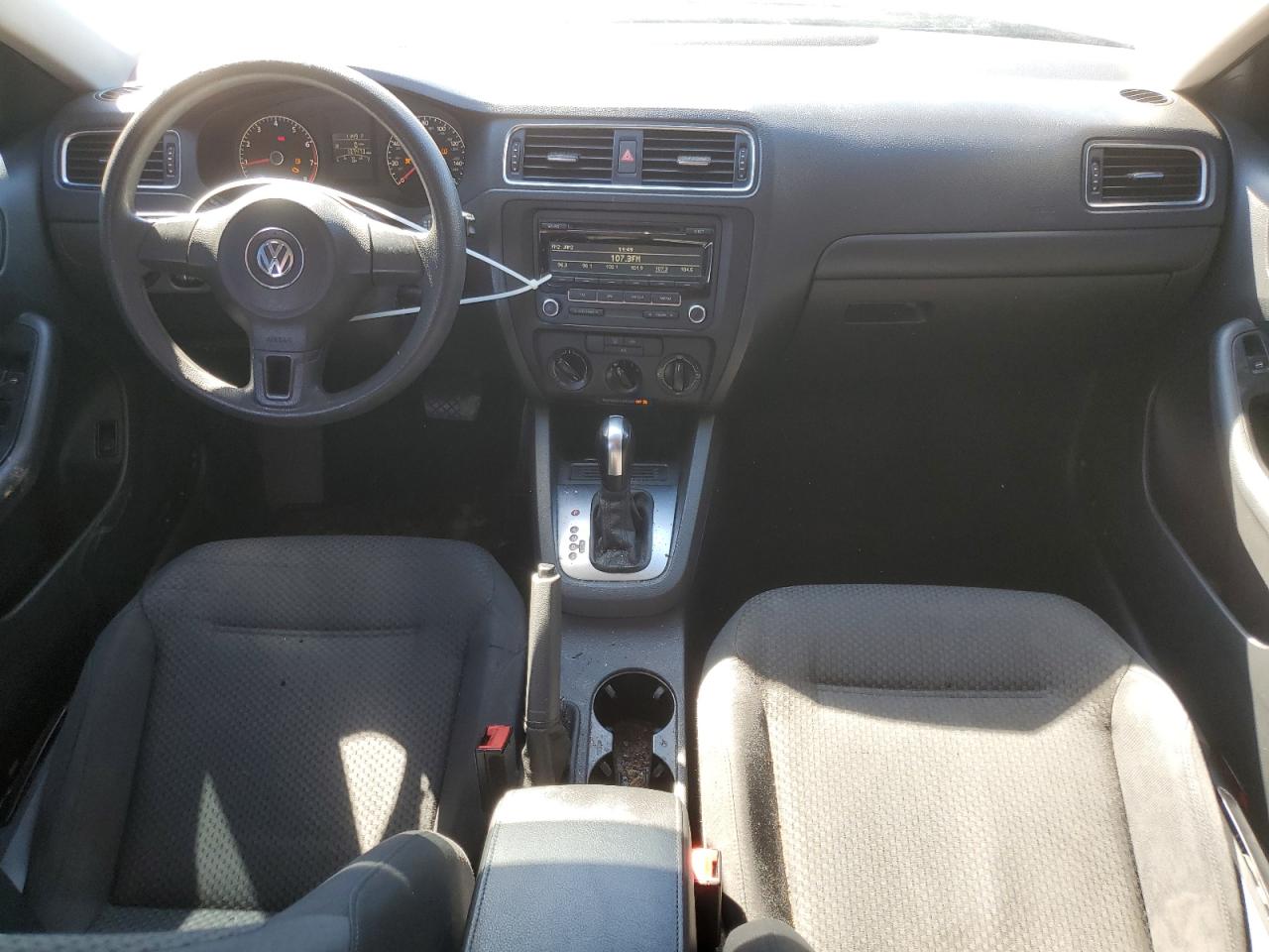 Volkswagen Jetta Base Image 11