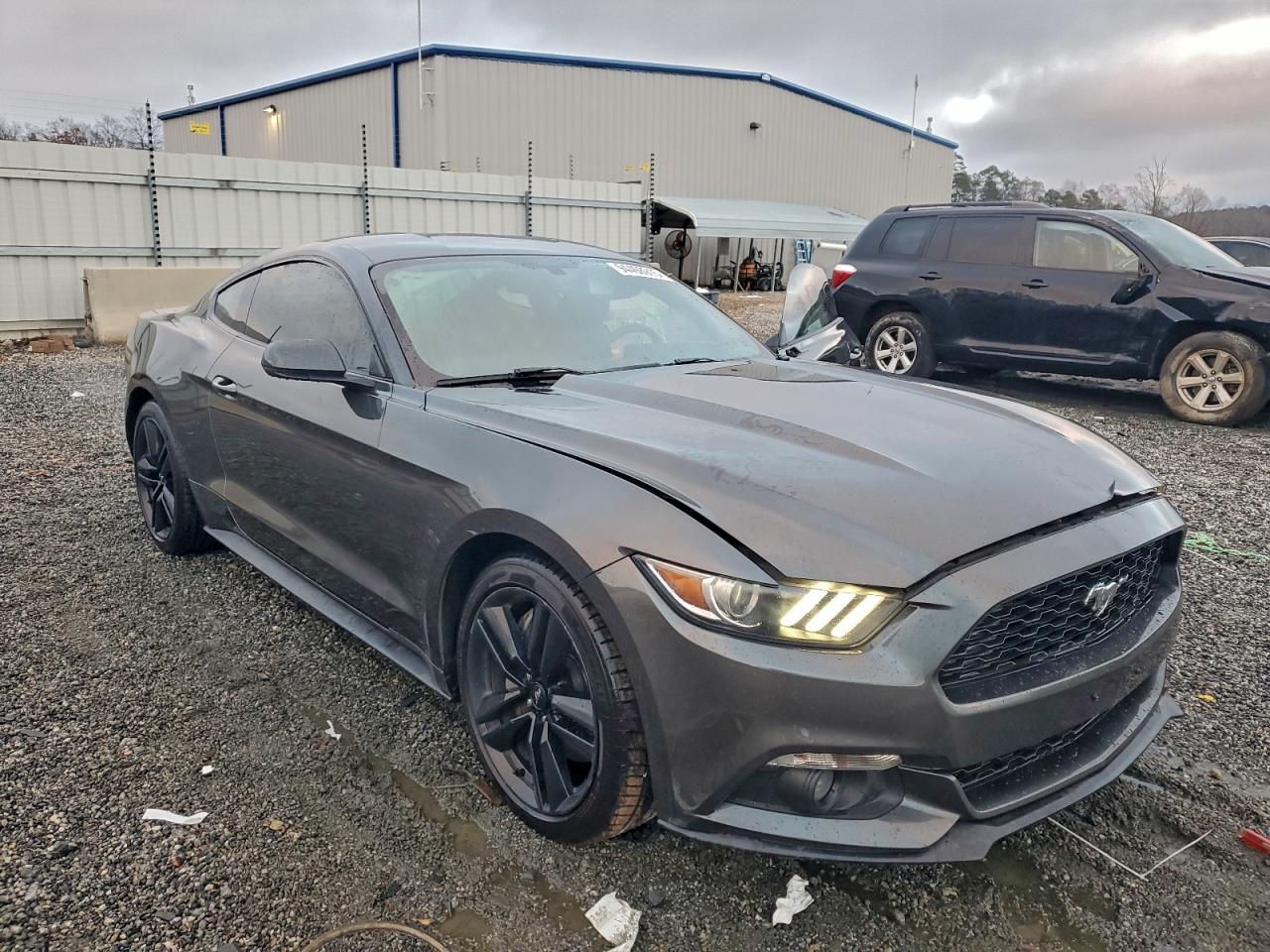 Ford Mustang Image 3