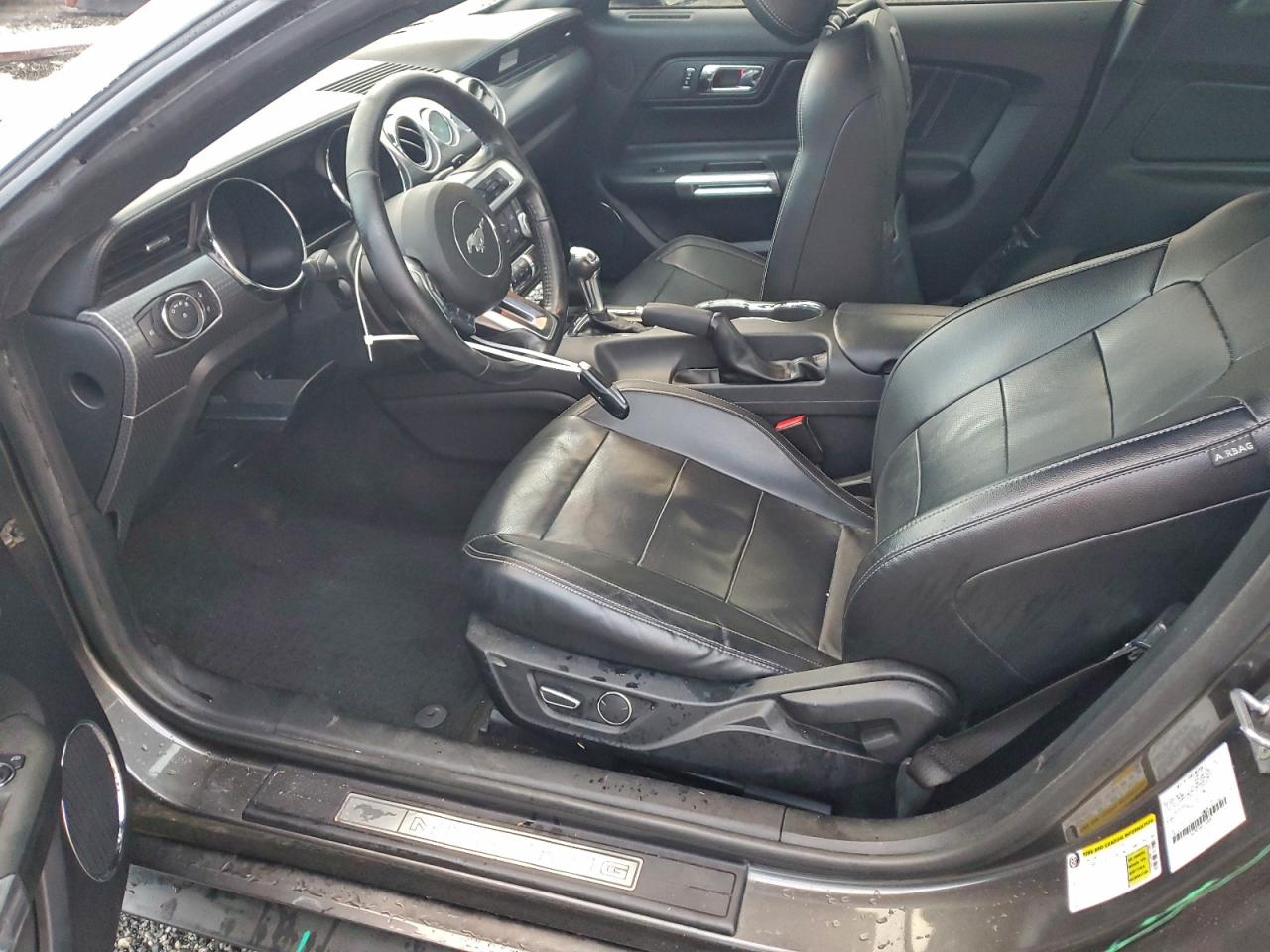 Ford Mustang Image 10