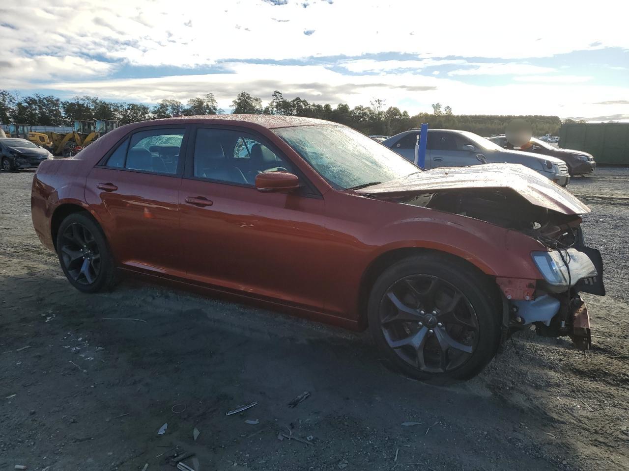 Chrysler 300 S Image 3