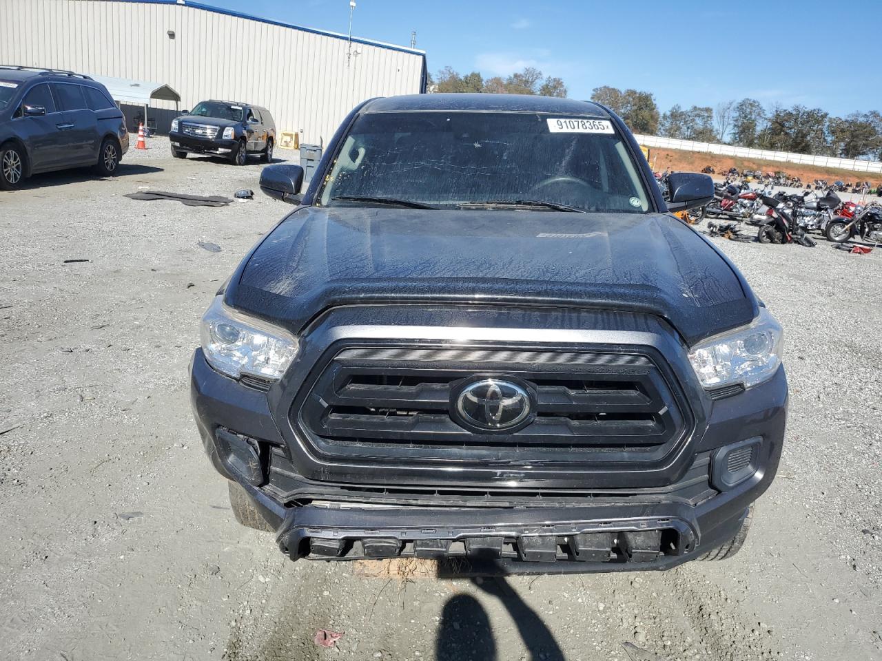 Toyota Tacoma Double Cab Image 8