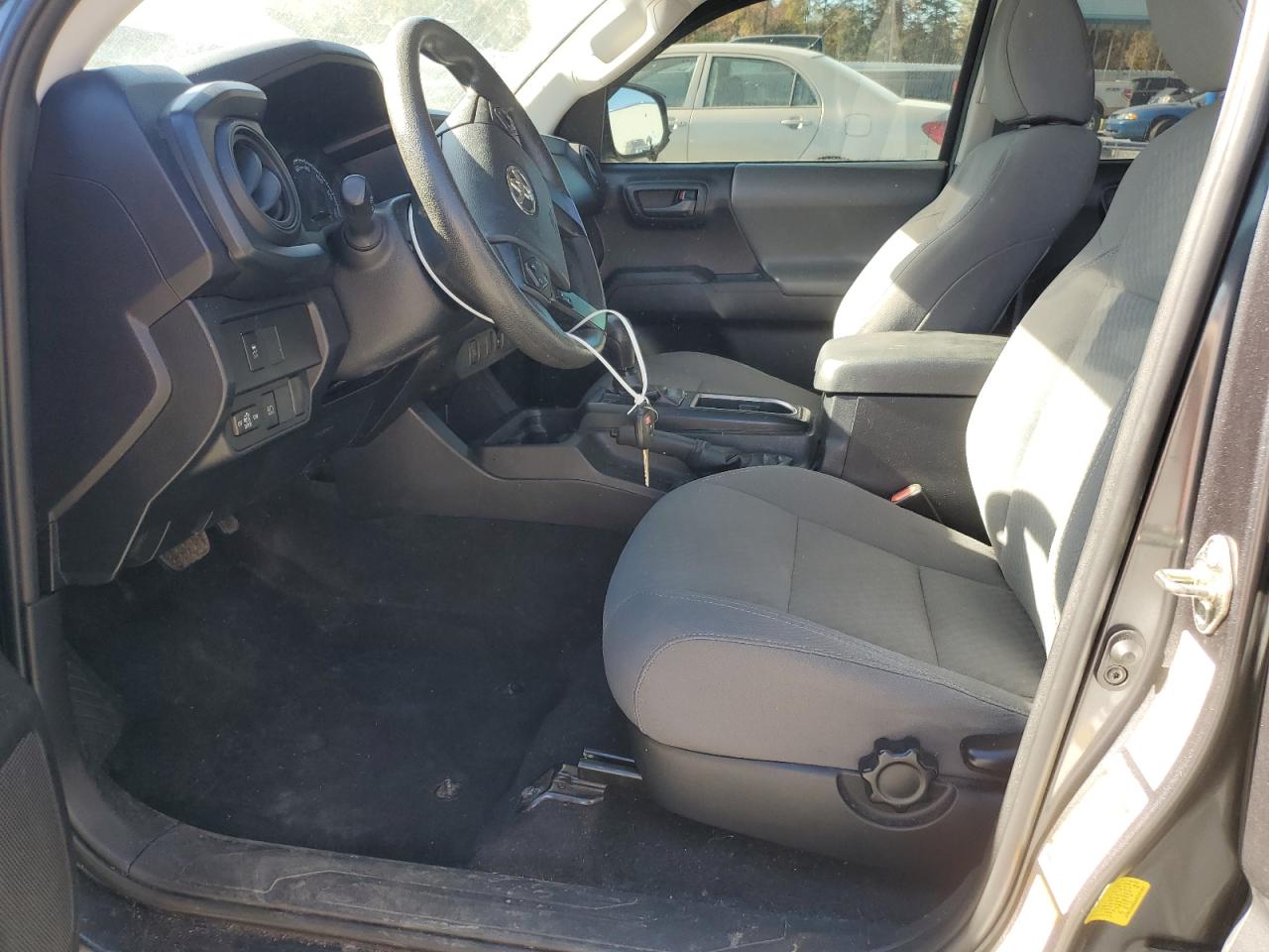 Toyota Tacoma Double Cab Image 9