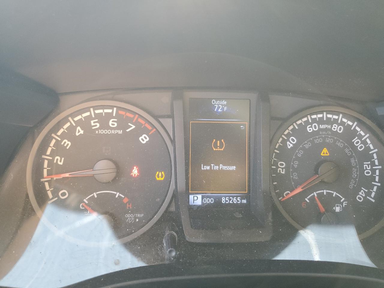 Toyota Tacoma Double Cab Image 3