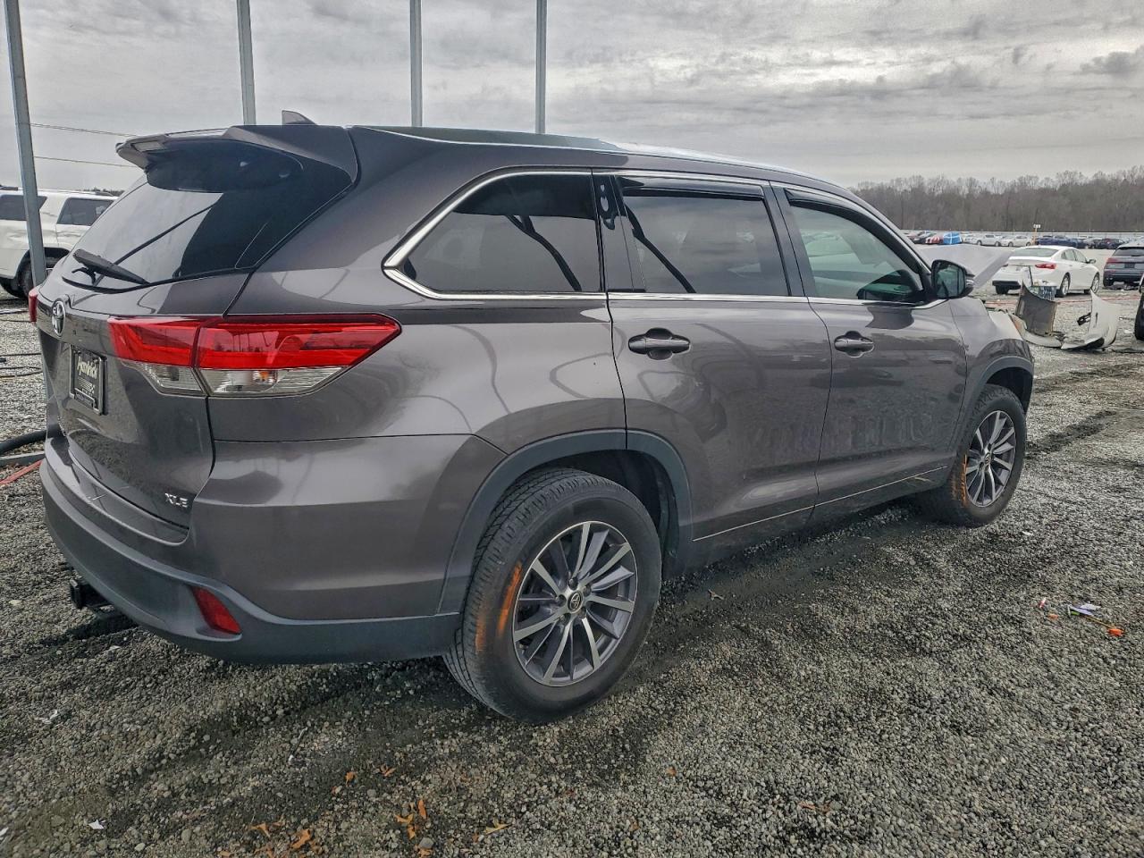 Toyota Highlander Se Image 4