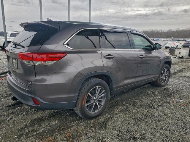 Toyota Highlander Se Image 4