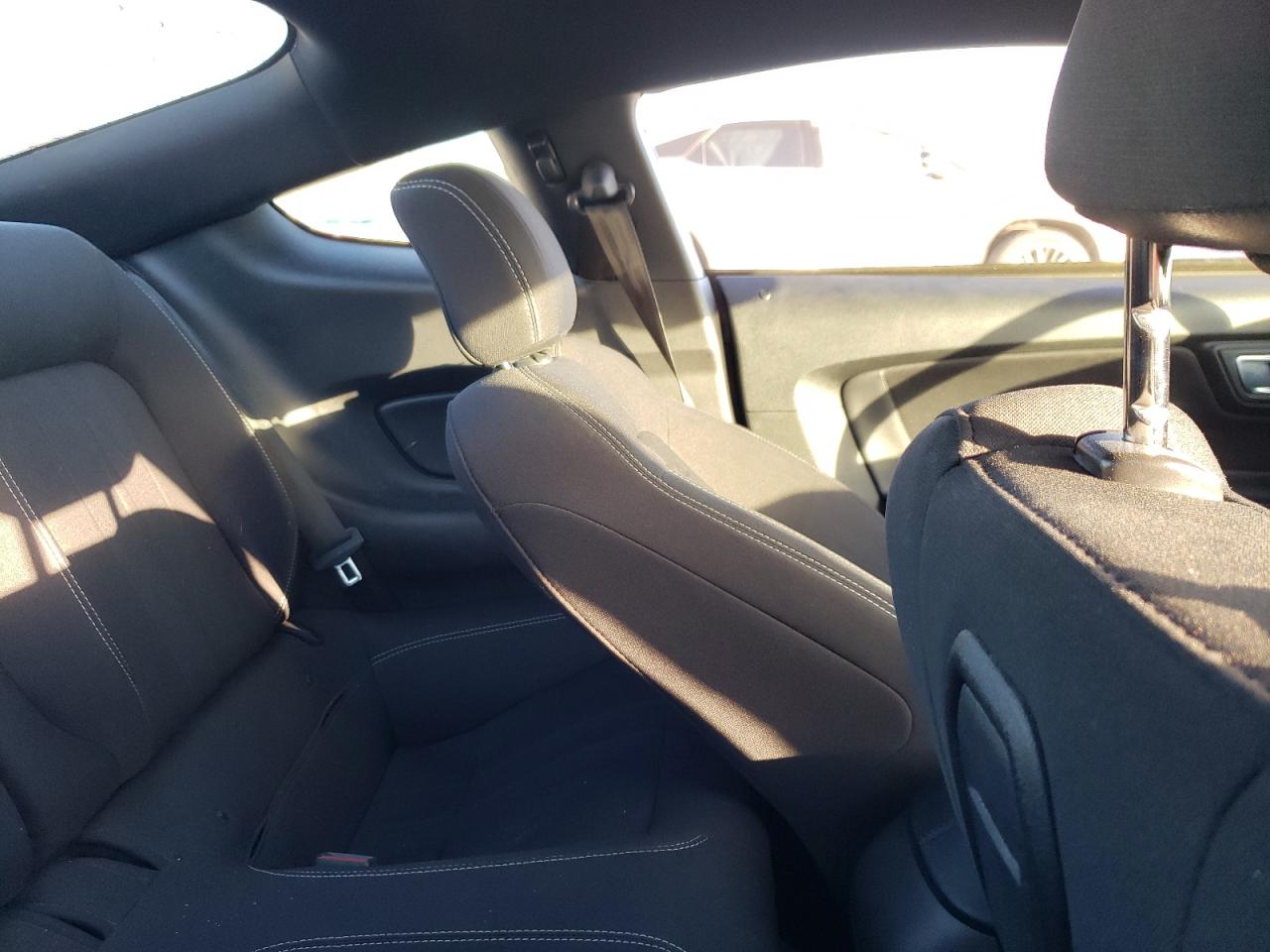 Ford Mustang Image 9