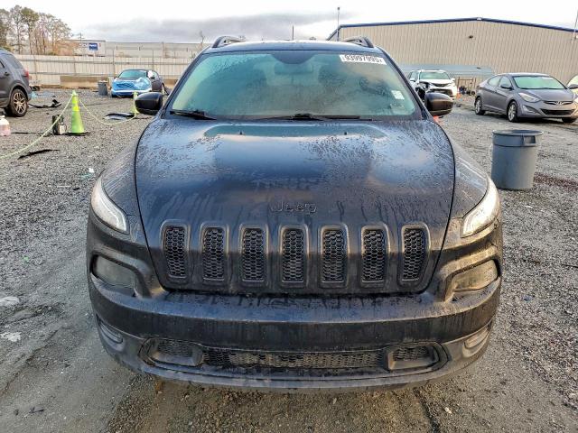 Jeep Grand Cherokee Sport Image 13