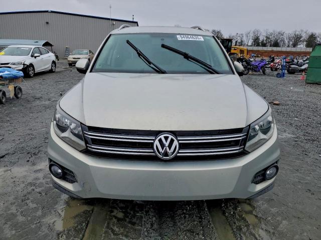 Volkswagen Tiguan S Image 11