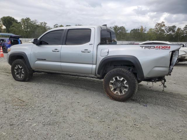 Toyota Tacoma Double Cab Image 3