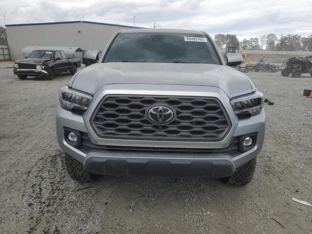 Toyota Tacoma Double Cab Image 8
