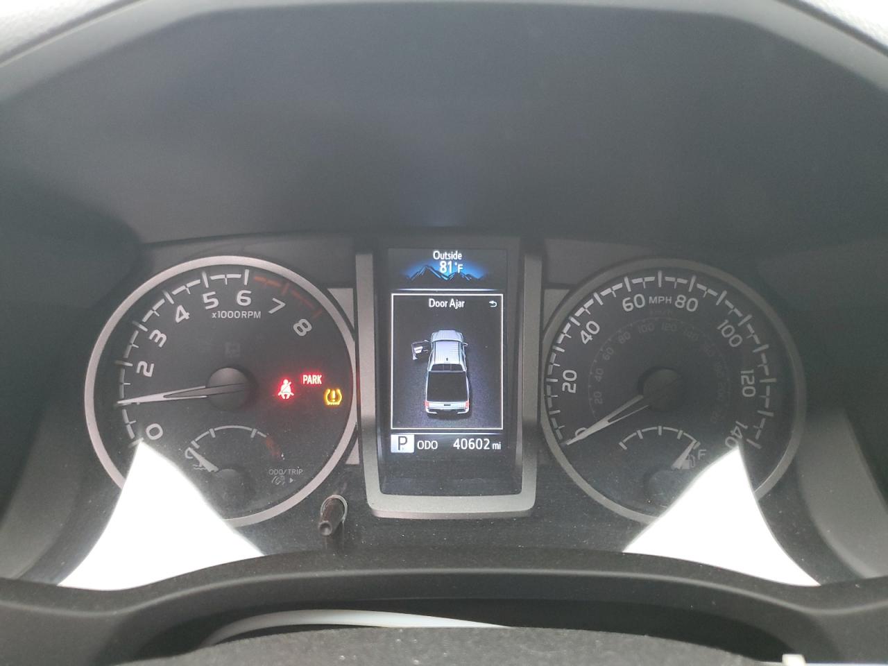 Toyota Tacoma Double Cab Image 11