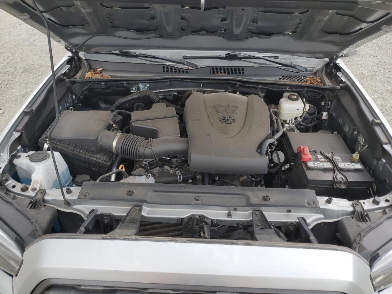 Toyota Tacoma Double Cab Image 12