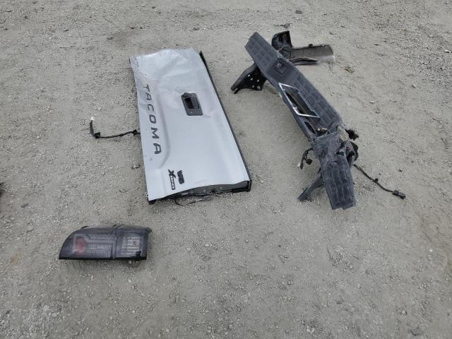 Toyota Tacoma Double Cab Image 13