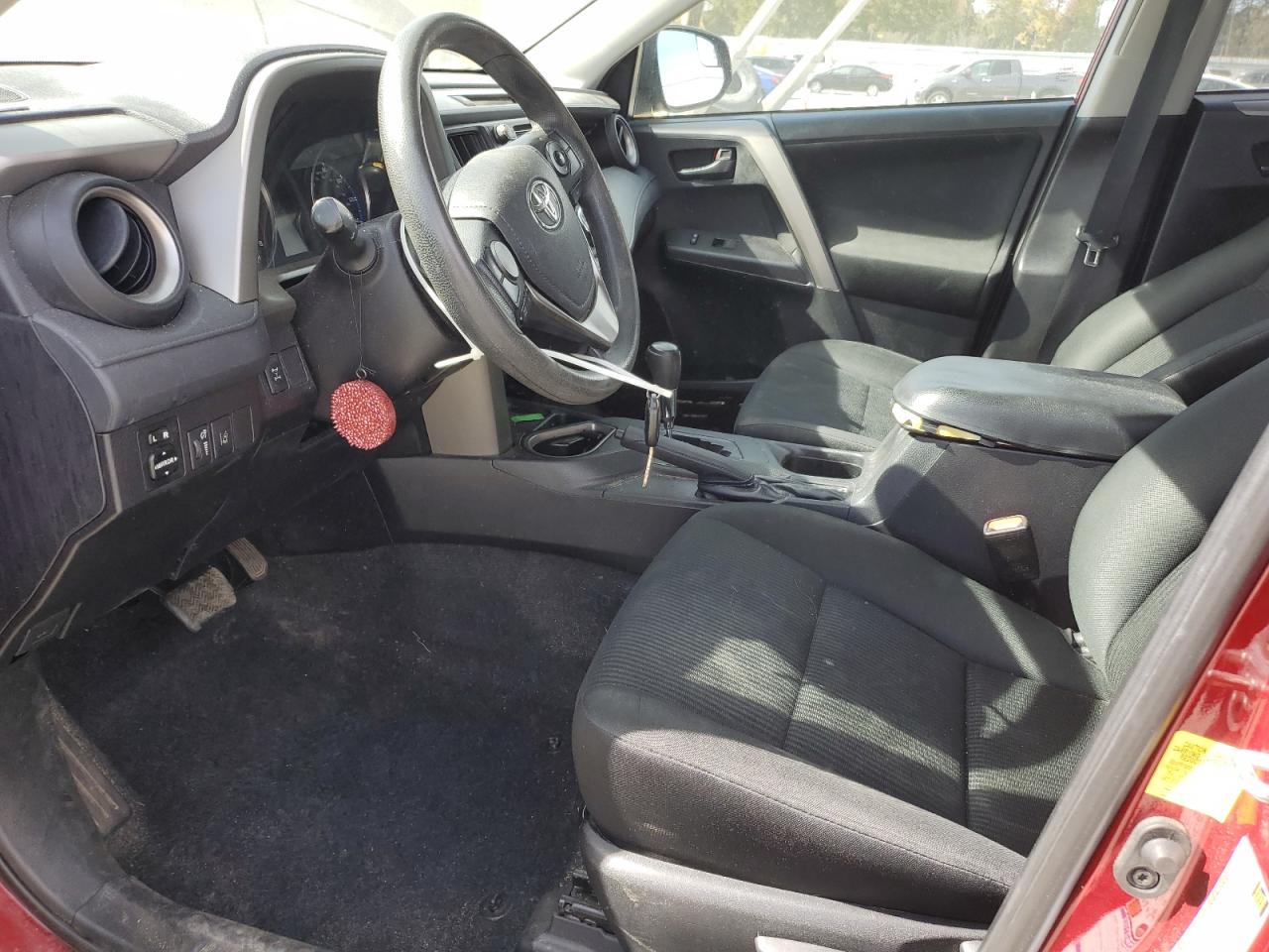 Toyota RAV4 Le Image 6