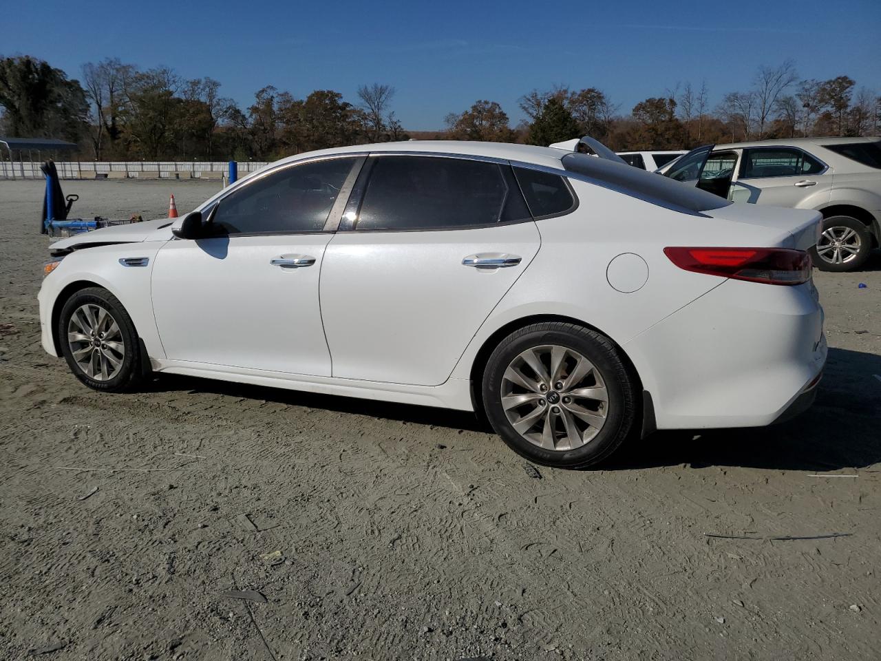 Kia Optima Ex Image 2