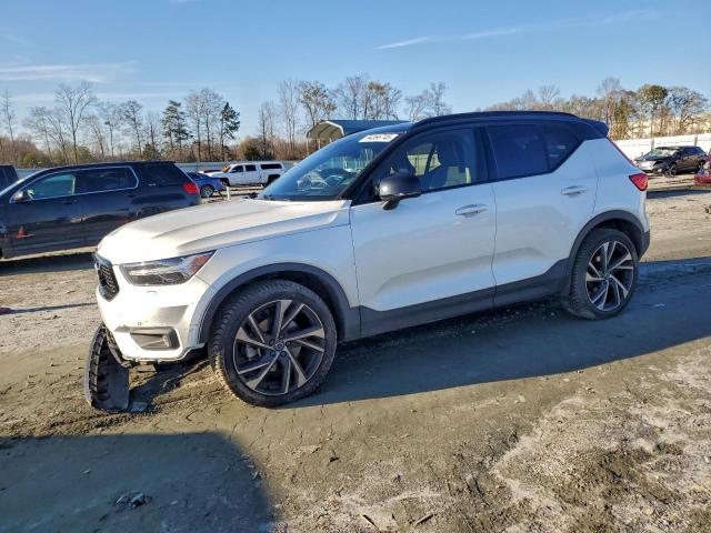  Salvage Volvo XC40