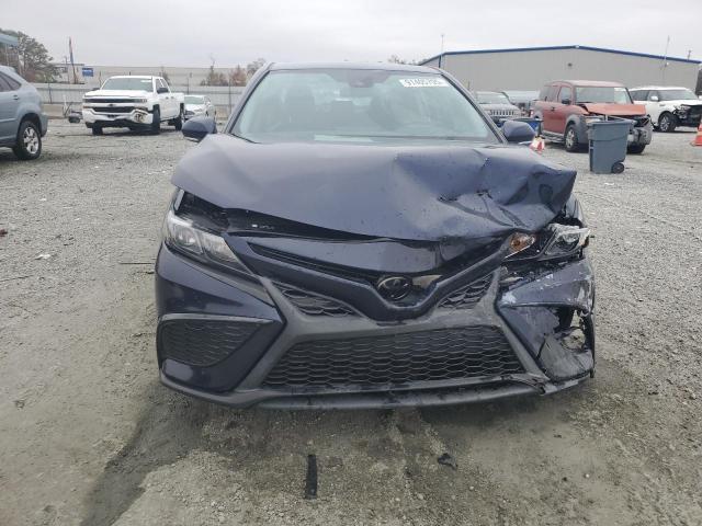 Toyota Camry Se Image 7