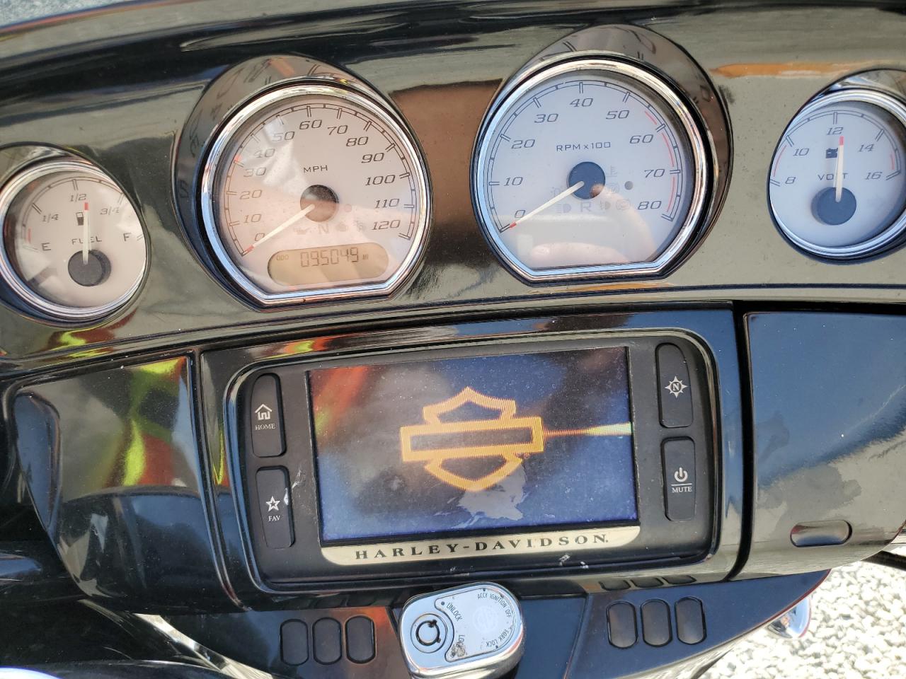 Harley-Davidson Flhxs Street Glide Special Image 4