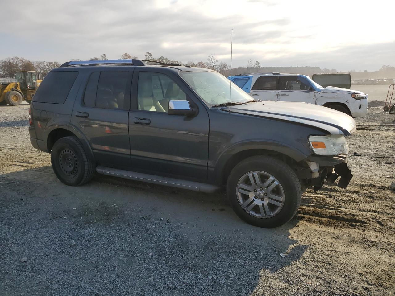 Ford Explorer Limited Image 10