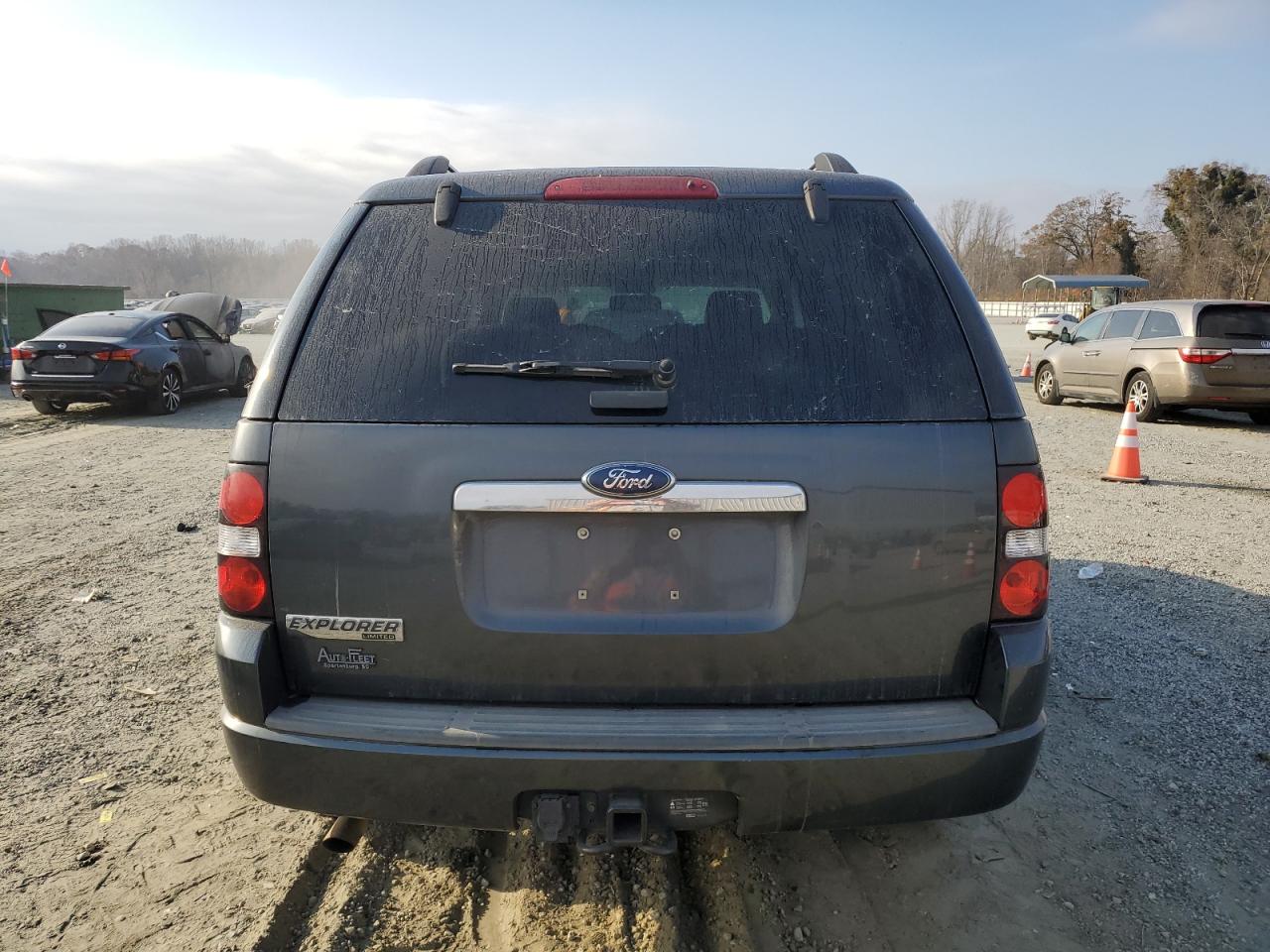 Ford Explorer Limited Image 9