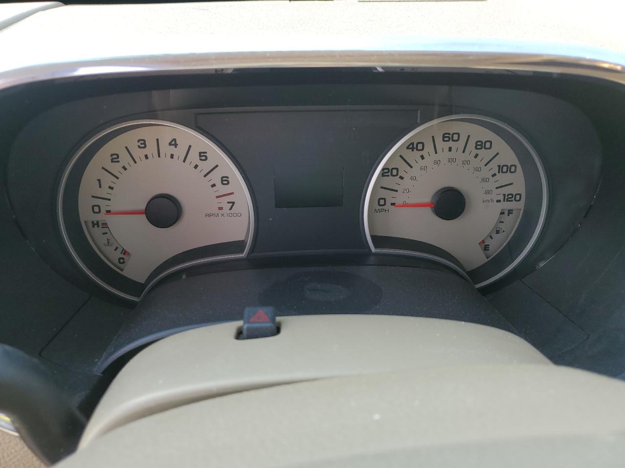 Ford Explorer Limited Image 7