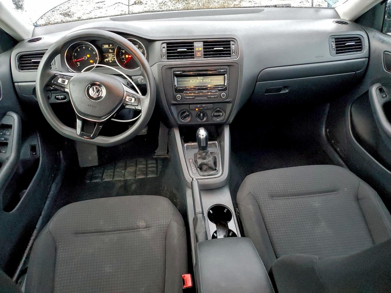 Volkswagen Jetta Base Image 2