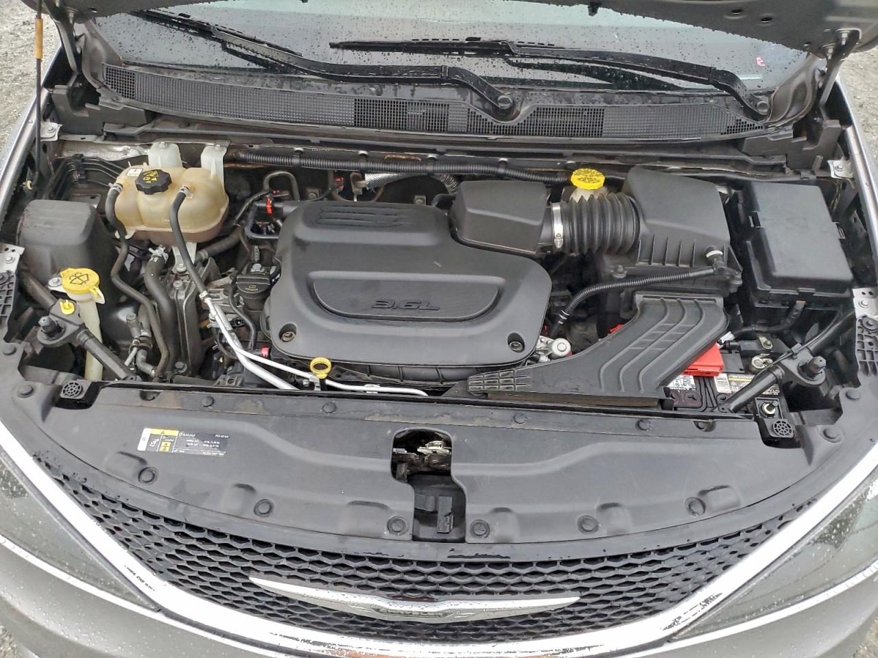 Chrysler Minivan Lxi Image 6