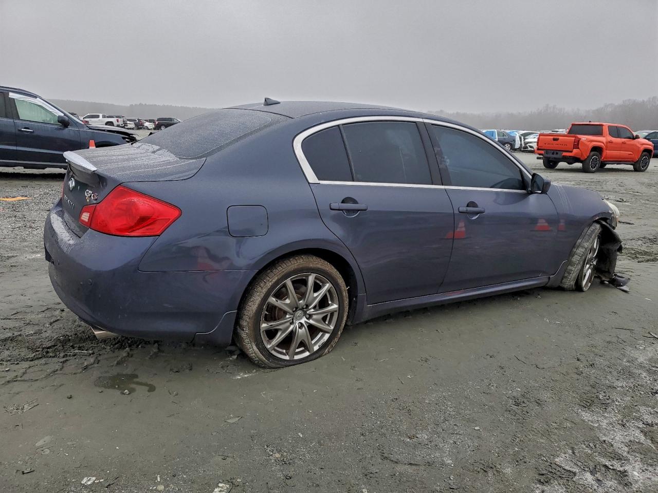 INFINITI G37 Image 2