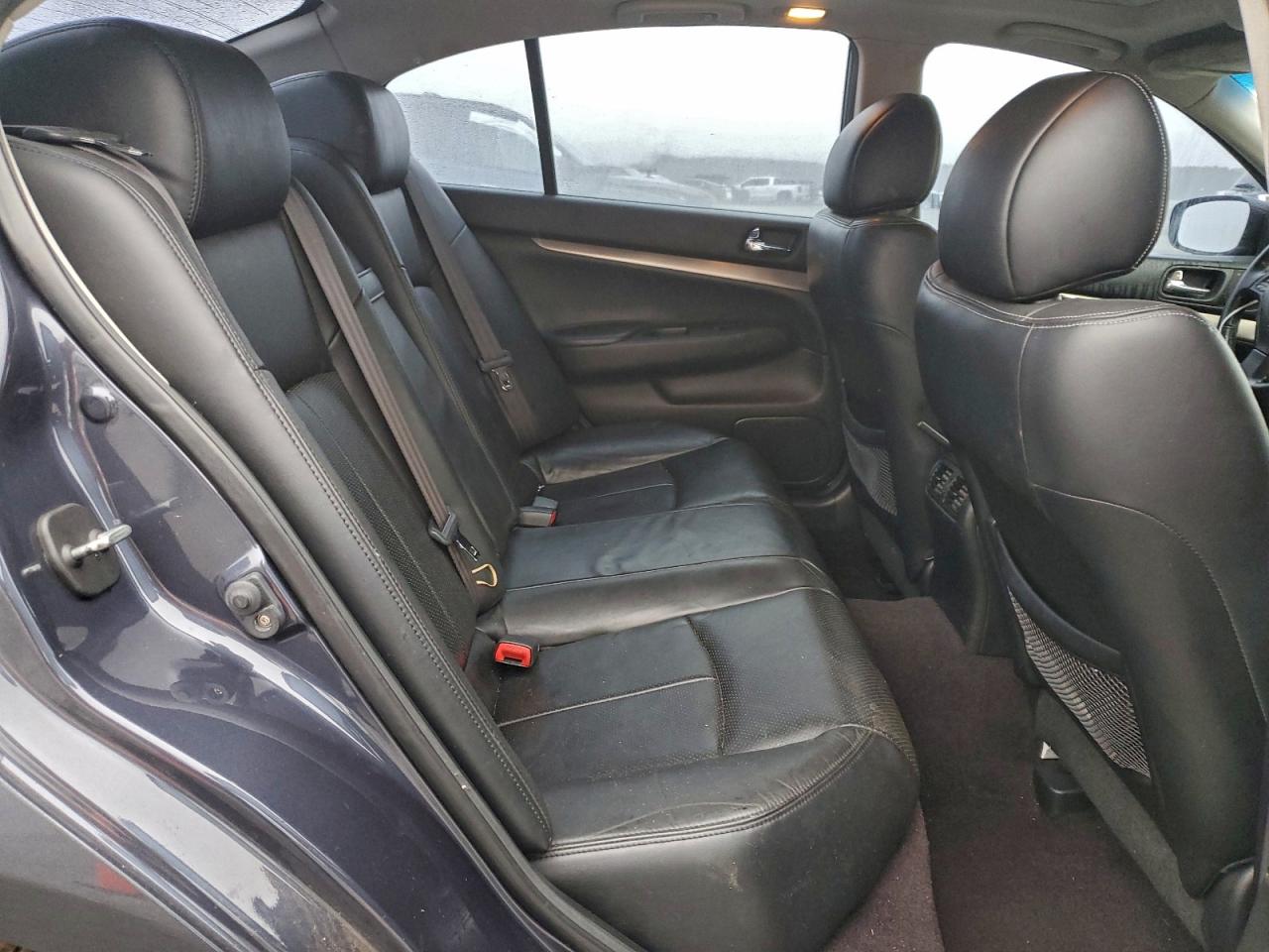 INFINITI G37 Image 11