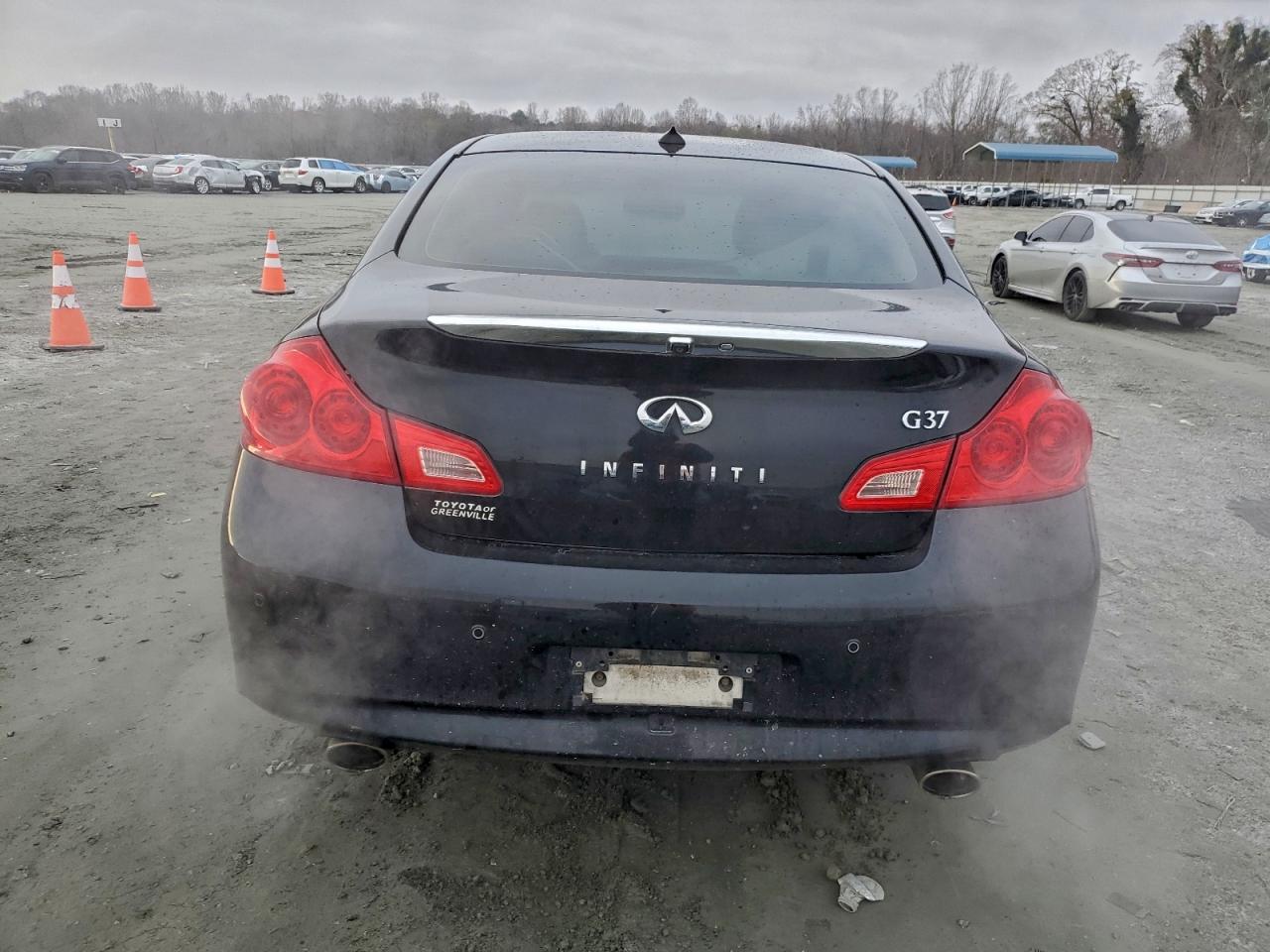 INFINITI G37 Base Image 11