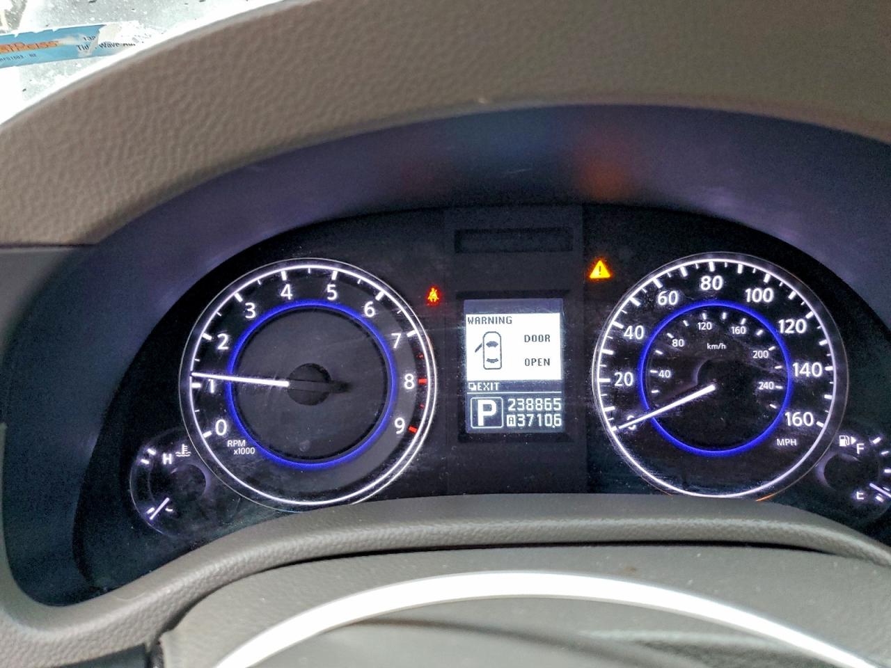 INFINITI G37 Base Image 10