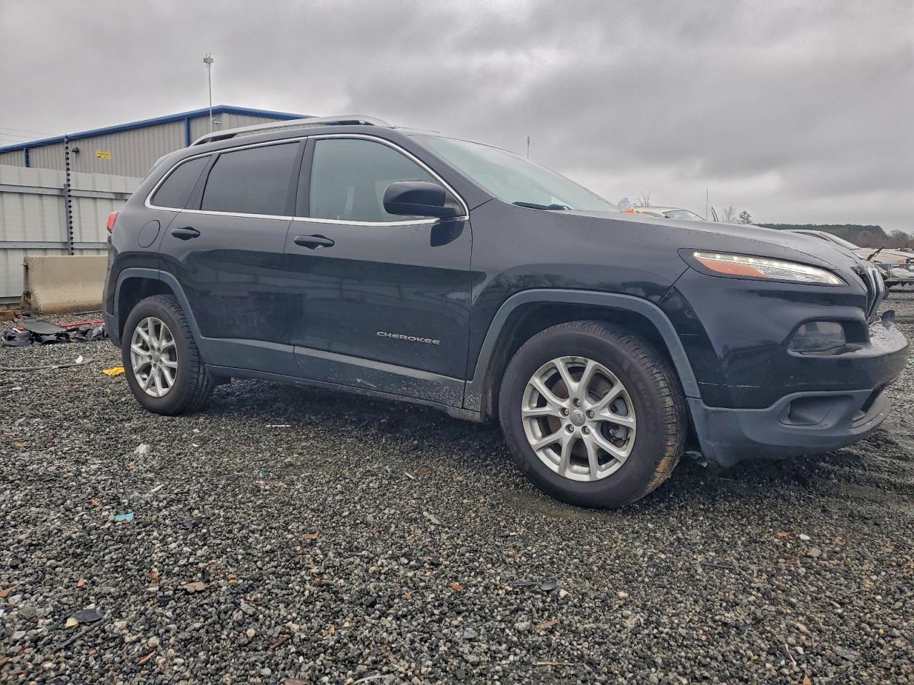 Jeep Grand Cherokee Latitude Image 3