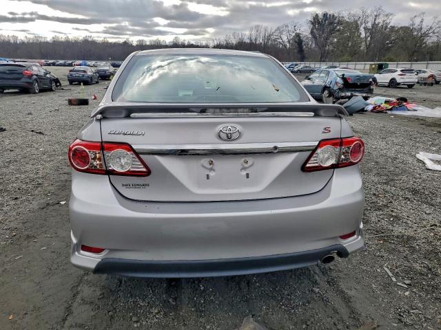 Toyota Corolla Base Image 6