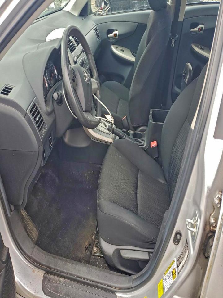 Toyota Corolla Base Image 2