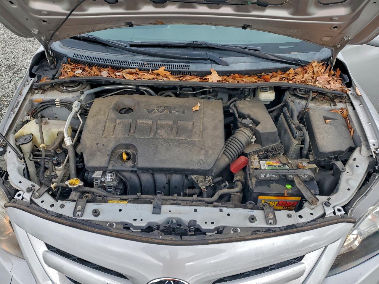 Toyota Corolla Base Image 10