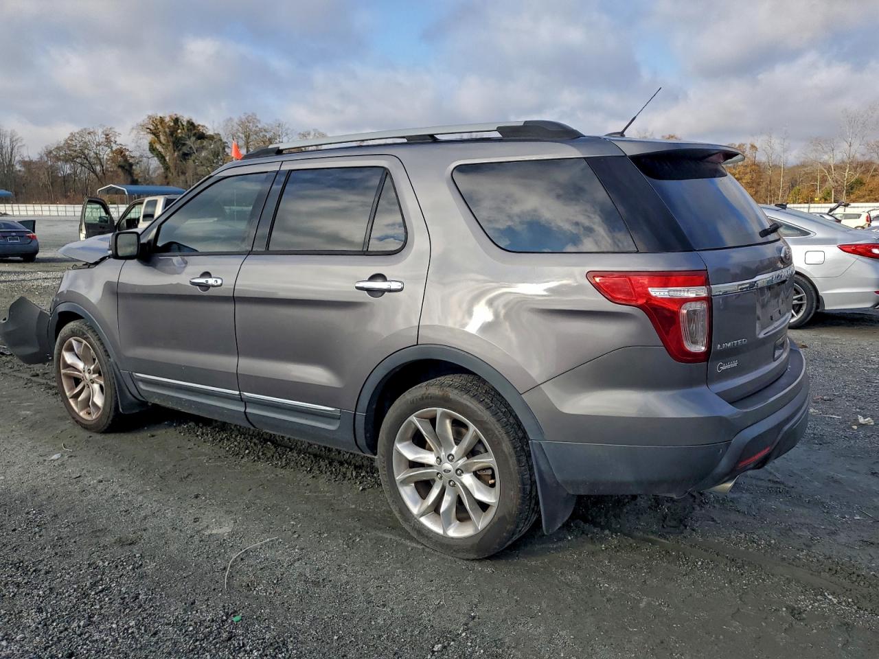 Ford Explorer Limited Image 2