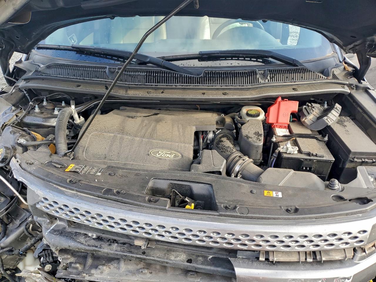 Ford Explorer Limited Image 11