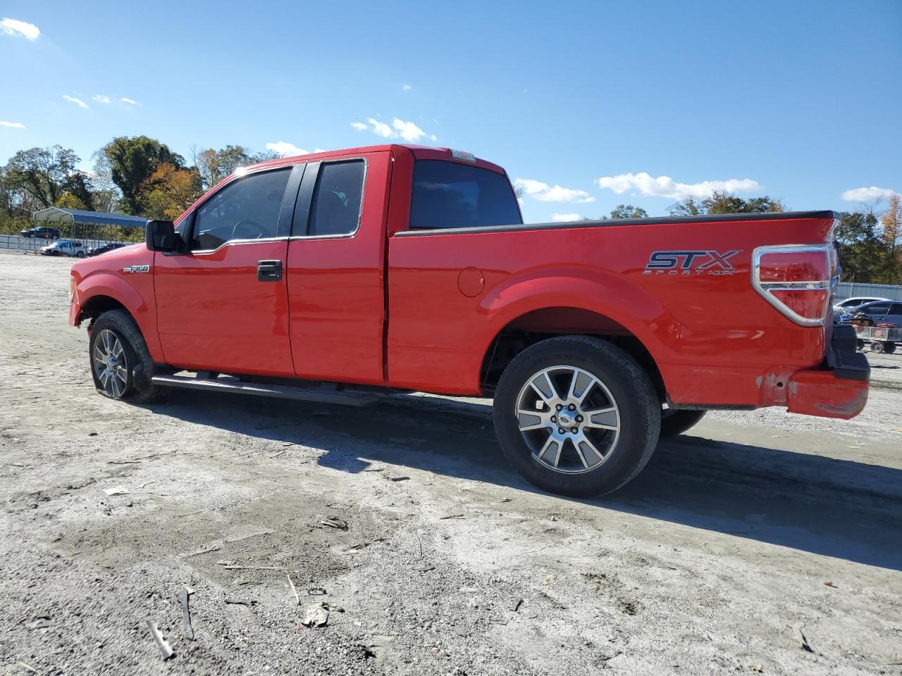 Ford F-150 Super Cab Image 5
