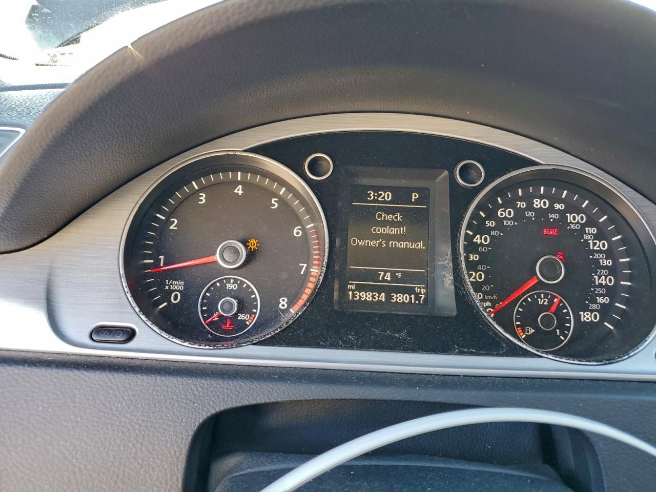 Volkswagen CC Base Image 6