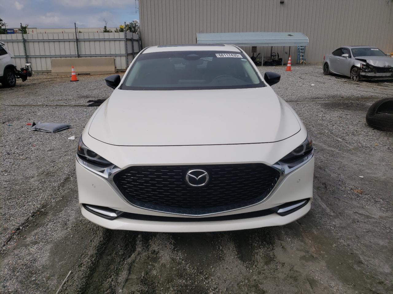 Mazda 3 Premium Plus Image 4