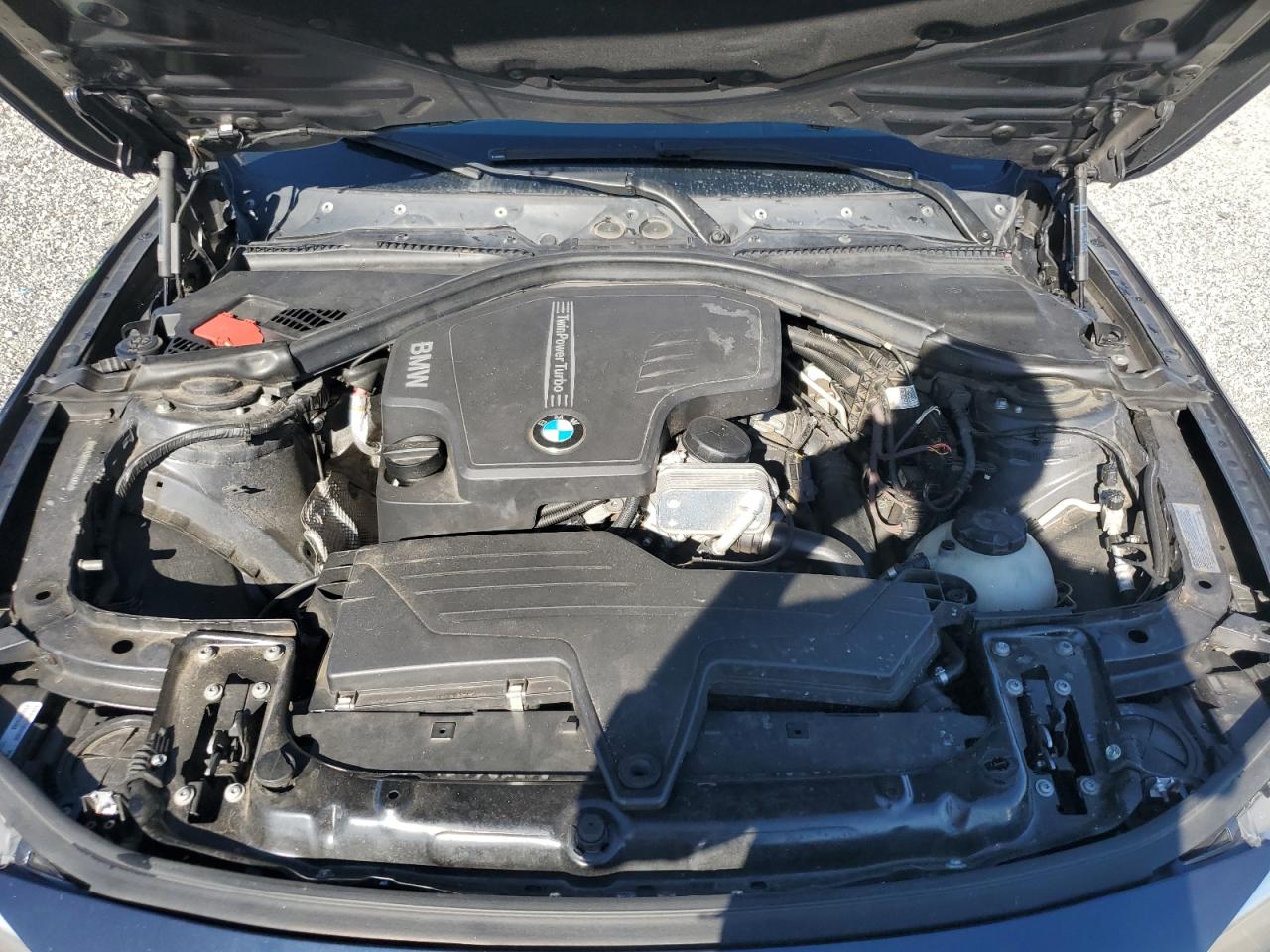 BMW 3 Series I Image 12