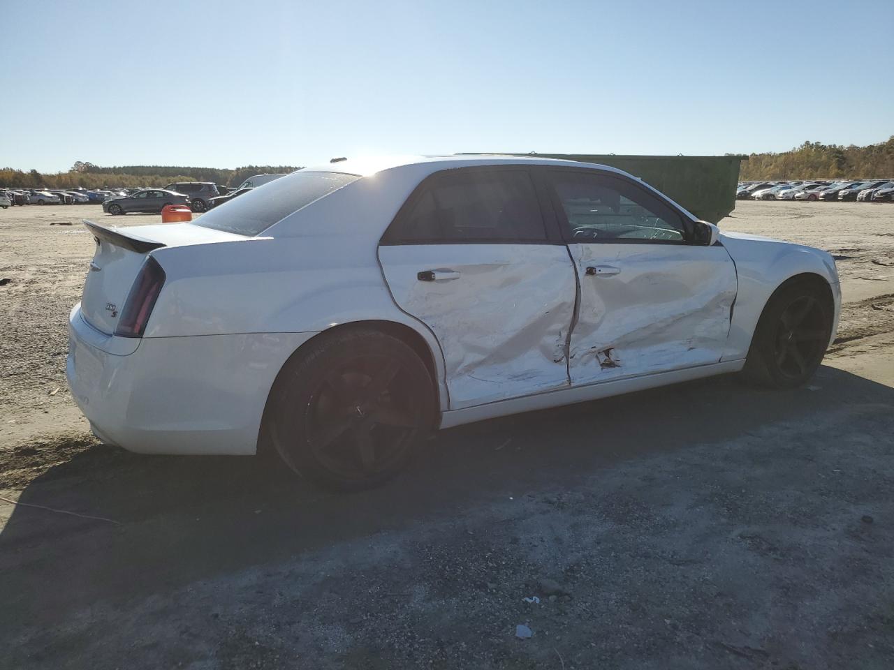 Chrysler 300 S Image 4