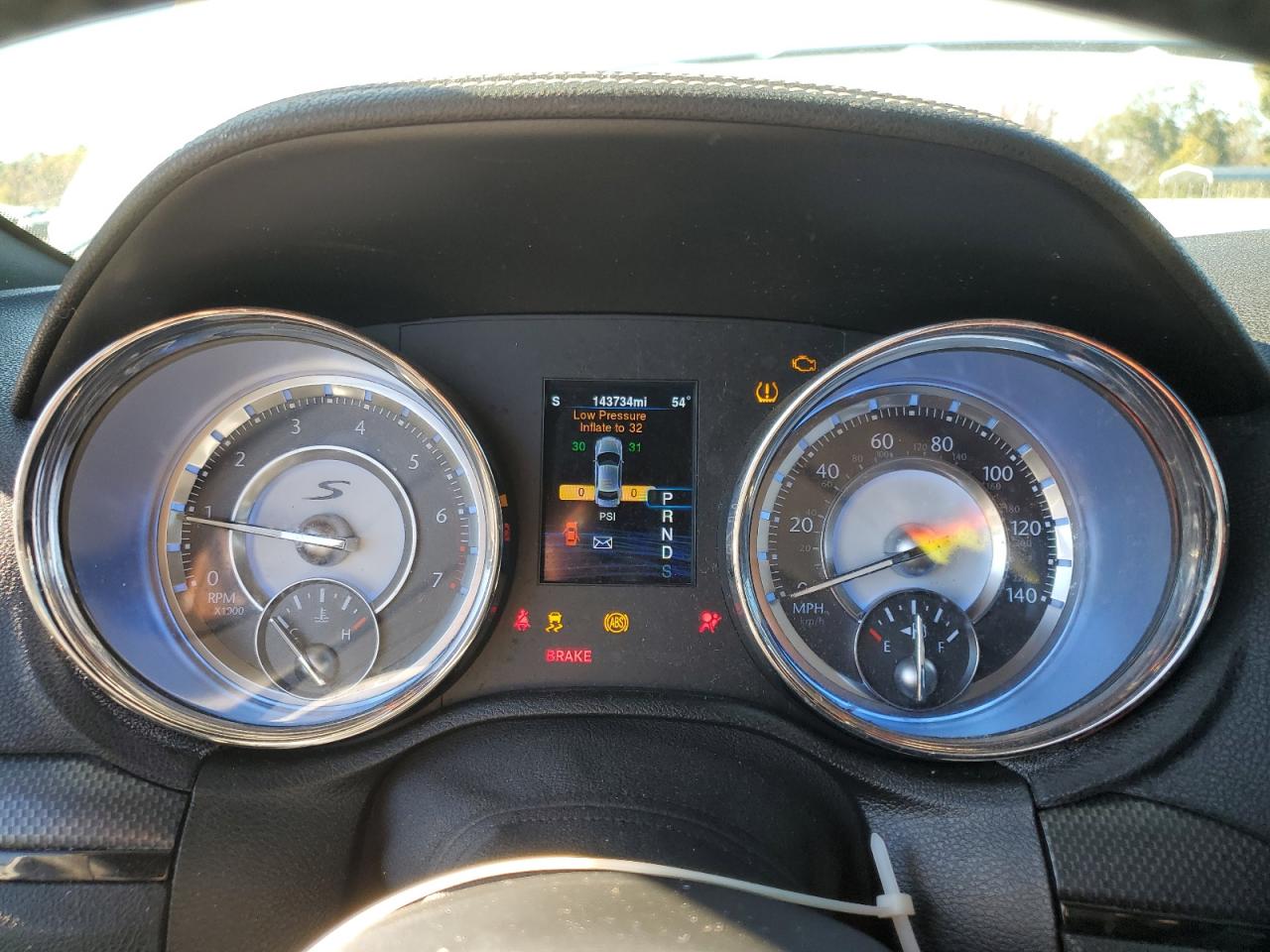 Chrysler 300 S Image 5