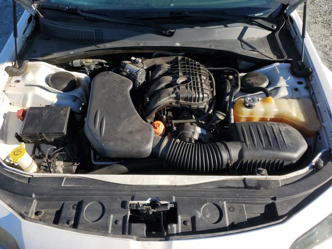 Chrysler 300 S Image 11