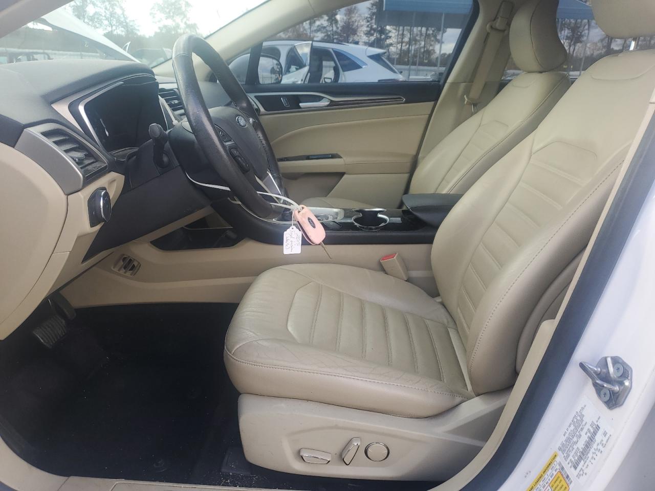 Ford Fusion Se Image 10